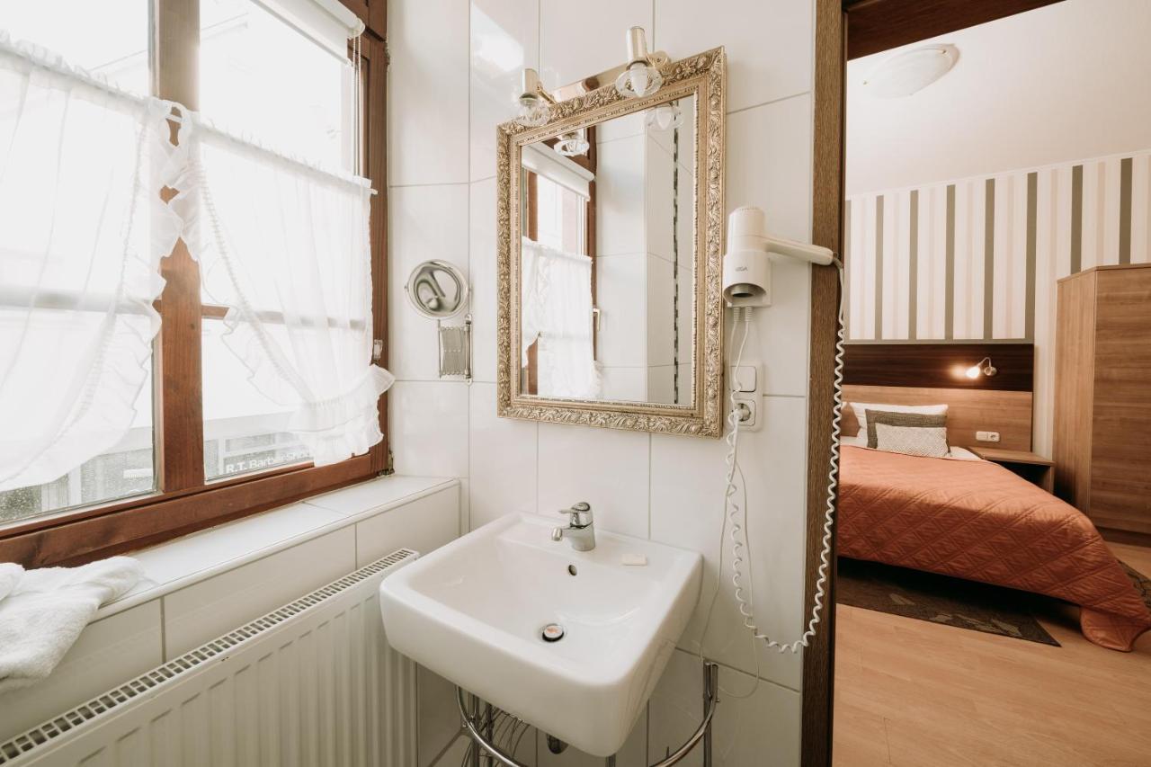 Fraenkischer Gasthof-Hotel Zum Koppen Gemunden am Main Bagian luar foto